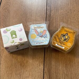 Scentsy Dumbo and Hufflepuff Wax Melts Set and Fan Diffuser